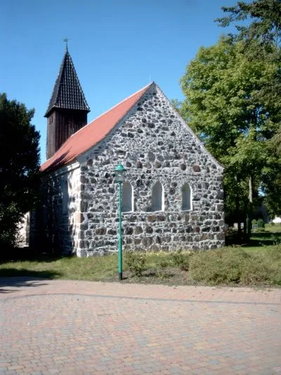Die Kirche in Wörpen, Außenansicht.